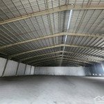 cho thuê 1.900m2 kho xưởng ngoài kcn mỹ phước bến cát bd. dt đất 2.300m2