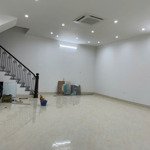 shop ha2 mặt đường 30m kinh doanh- 90m2 đã hoàn thiện, sẵn hđ thuê tại vinhomes gia lâm