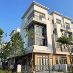 shophouse tầng chân đế chung cư giá chỉ hơn 5 tỷ