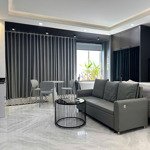 siêu phẩm căn hộ cao cấp 40m2 full nội thất có bồn tắm ngay khu etown cộng hòa quận tân bình