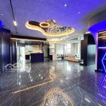 chính chủ bán căn penthouse diện tích 355m2 giá 19 tỷ full nội thất như hình 0989996523