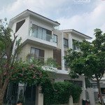 cô em cần bán bt an vượng villa 175.5m2 ,4 tầng ở dãy d2 gần hồ, và đường lê quang đạo.giá đầu tư