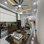 nhà đẹp kim giang 50m2 , về ở ngay , nội thất đầy đủ , oto đỗ cửa, bãi gửi xe cạnh nhà