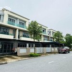 bán căn shophouse trên đường phố đi bộ rẻ hơn 2 tỷ so với thị trường , nằm trên phố đi bộ rộng rãi