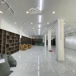 cho thuê mặt bằng 200m2 ngang 10m mặt tiền thích quảng đức giá 30 triệu khu hà quang 2