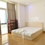 siêu rẻ!! studio balcon 30m2 ngay thành thái q10_ đh hoa sen_ cầu vượt 3/2_ y khoa pnt_ siêu thị