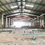 cho thuê xưởng 1700m2.có sẵn cẩu trục.đường xe công .tân định ,bến cát,bình dương