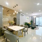 cho thuê căn hộ cc kingston phú nhuận. dt 80m2, 2pn - 2wc. giá 16tr/th, lh: 0939 271 410 (tài)