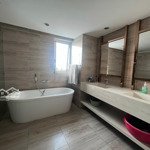 cho thuê penthouse happy valley dt 240m, 4pn ít nội thất giá chỉ 50tr/ tháng. lh: 0909168890