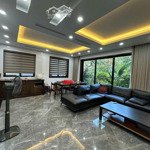 bán nhà 7 tầng căn góc tại yên lãng, đống đa. dt 60m2 x mt 10m. thông sàn, gara ô tô - thang máy