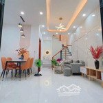 bán gấp nhà hxh nguyễn văn cừ, quận 5, 40m2, gần chợ bệnh viện, trường học. lh 0922811690 anh