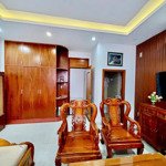 căn hộ combo (tầng3+4) full nội thất cao cấp,dt 180m thang máy,giá hấp dẫn tại vạn phuc city.