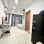 studio ban công, nội thất hiện đại, hẻm lớn , gần nhà thờ ba chuông, công trường dân chủ