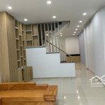 bán 10 căn nhà phường linh trung,2 căn ngon 100m2 chỉ 6.45 tỷ,lh 0915.479.678