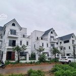 bán biệt thự view sông cà lồ, diện tích 300m2 xây thô đã hoàn thiện mặt ngoài