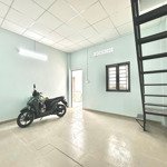 phòng có gác - rộng 40m2 - gác cao 2m - giá cực iu gần chợ tân hương