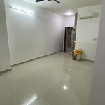 cần cho thuê căn hộ 2pn có nt - cc bellezaq7- dt 88m2- giá 9.5 triệu - lầu cao thoáng