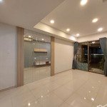 hàng hiếm - 72m2 2pn 2wc chỉ 14tr/th - cho thuê chung cư khu sân bay tòa golden mansion