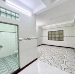 cho thuê phòng 30m2 toilet riêng mt đường số 4 kdc bình đăng phường 6 quận 8