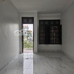 chính chủ cần bán nhà 104m2 2 tầng tại giang biên dân xây oto vào nhà ngõ thông