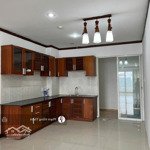 cho thuê căn hộ quốc cường, dt132m2, 3pn, 2wc, nội thất cb, giao ngay, giá 12tr/th. lh 0933888725