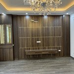 bán nhà phân lô cán bộ cao cấp lạc long quân 60m2, 5 tầng, view vườn hoa. xe ô tô đỗ thỏa mái