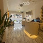 cho thuê nhà mt phan văn trị khu cityland p10 gò vấp. có thang máy, máy lạnh. setup sẵn spa nail