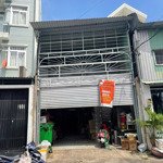 hàng ngộp bán nhà 1 trệt 1 lầu mtkd cho thuê 35tr/th, 160m2 đường lớn gần vincom q9, giá đầu tư