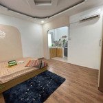 studio full nội thất 30m2 mới keng cửa sổ trời thông thoáng - 5 phút qua phú nhuận