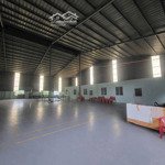 cho thuê xưởng tổng diện tích 2200m2.pccc vách tường .tân phước khánh ,tân uyên ,bình dương