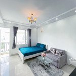 căn hộ cao cấp ban công 40m2 full tiện nghi ngay bờ kè trường sa - hoàng sa - quận 3