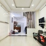 5 tỷ 25 - nhà 4 tầng- 64m2-đình phong phú, tnp b, quận 9