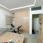 bán nhà 3 tầng 90m2 sân đậu xe hơi ngay dh ngân hàng chỉ 5.8 tỷ,lh 0915.479.678