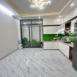 nhà mới kính koong - kcbt chắc chắn - gần phố - 7 ngủ - 2 thoáng - tầm tiền vô vàn khách