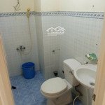 phòng trọ quận 5. giờ giấc tự do. toilet riêng