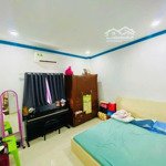 nhà đẹp 200m đến đường liên phường, 52m2, ngang 4m, chủ gấp còn 5,4 tỷ tl