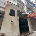 cho thuê gấp nhà riêng tại số 23 ngõ 87 nguyễn khang, 40m2, 10 triệu vnd