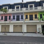 bán shophouse 3 tầng 90m2 tổng dtxd: 256m2
nhà hướng đông bắc tại khu đô thị hà lan, mạo khê,