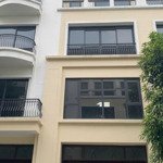 chủ nhà cần bán san hô 65m2 vị trí đẹp, gần chung cư masterise đang xây, cạnh biển hồ,lh 0985425900