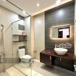 cho thuê nhà đoạn sầm uất huỳnh văn bánh 54m2, 5tst, 45 triệu/th. 6pn/5wc. gọi o909085296