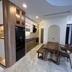 giá tốt ! chính chủ cần cho thuê căn hộ midtown q7 , vị trí đẹp , 3pn , view sông thoáng mát