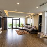 chỉ 10,25 tỷ sở hữu cả đất 300m2, cả nhà 3,5 tầng. sổ đỏ cất két. lh: 0983576272