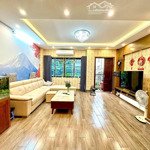 khu phân lô hiếm phố xã đàn 60m2, oto tránh đỗ, kinh doanh, view hồ