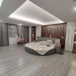 bán toà nhà 9 tầng mặt phố vip phan văn trường - trần quốc hoàn cầu giấy 100m mặt tiền 9.9m 67 tỷ