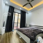 bán nhà ngõ 690 lạc long quân, lô góc 2 thoáng, gần hồ, 50m2 chỉ 9 tỷ đồng.