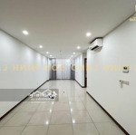 căn góc 2pn+1 nội thất cơ bản, 107m2 giá chốt 25 triệu/tháng, view thoáng không đối nhà. linh hà đô