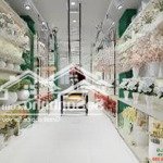 cho thuê nhà mặt phố triệu việt vương: diện tích 35m x 7 tầng, mặt tiền 4.2m, thông sàn, nhà đẹp