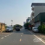 hiếm. phân lô tđc quận long biên. lô góc, mặt phố, view công viên, vỉa hè rộng, ô tô tránh, kd