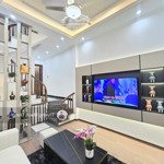 bán nhà ngõ 354 trường chinh, gần ngã tư sở, ngõ rộng ba gác vào nhà trước cửa gần 3m, 34m2*5t