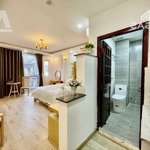 căn hộ studio tách bếp 30m2 full nội thất, có ban công thoáng tại lê thánh tôn q1 ngay khu phố nhật